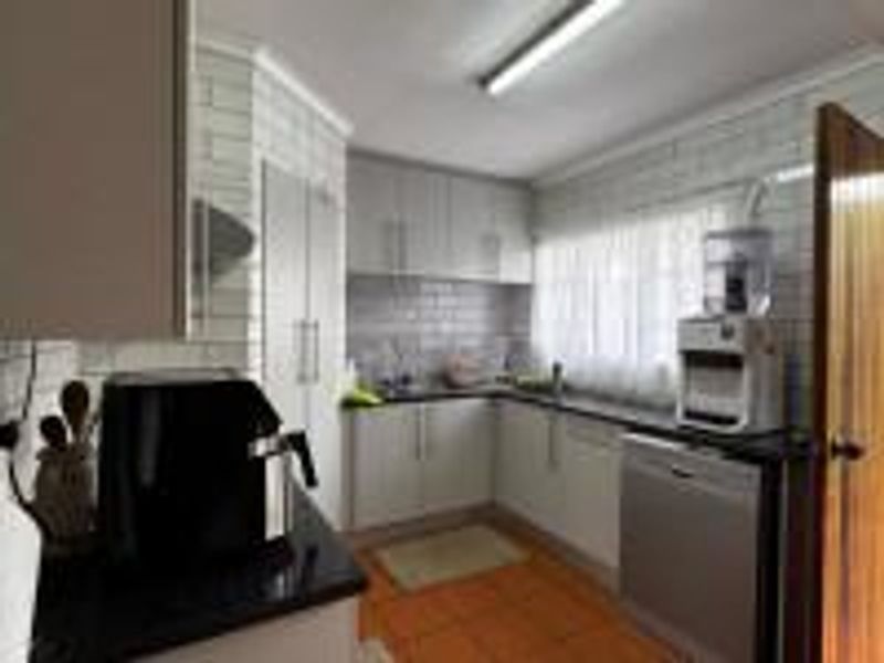 Fabulous Three bedroom House for  in Die Wilgers - Photo 6