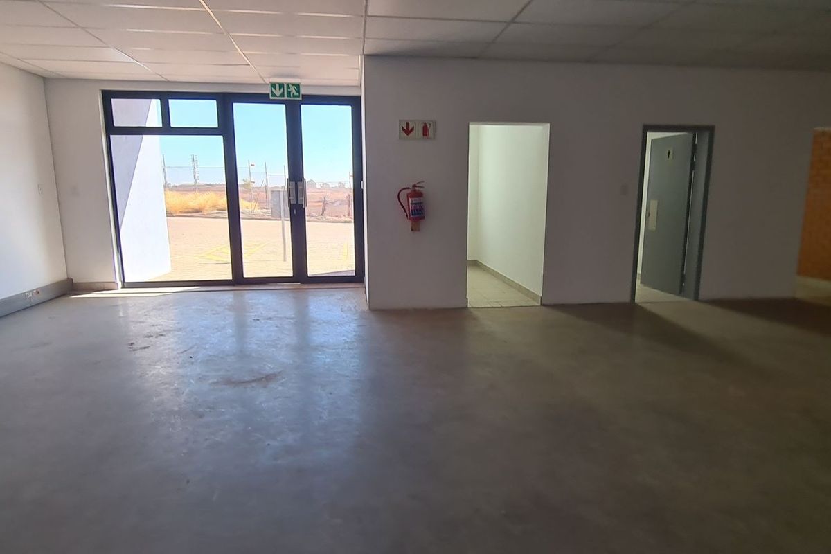 669/m2 Olifantsfontein Warehouse To Let - Photo 4