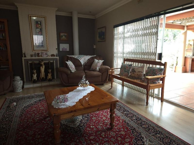Large Family home in Beyers Park - Photo 10