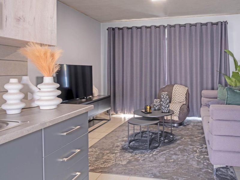 Brand New 2 Bed 2 Bathroom ultra-modern Apartment. Invest now!t! - Photo 8