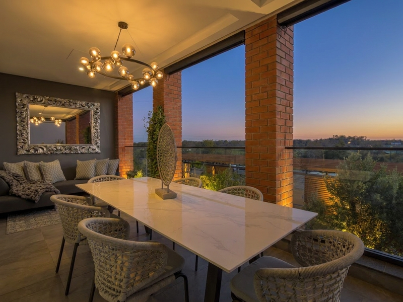 Sophisticated Fully Furnished 3-Bedroom Residence in Steyn City City Centre - Photo 9