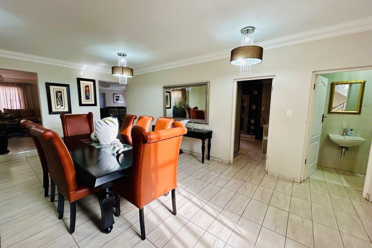 4 Bedroom house with a flatlet. - Photo 4