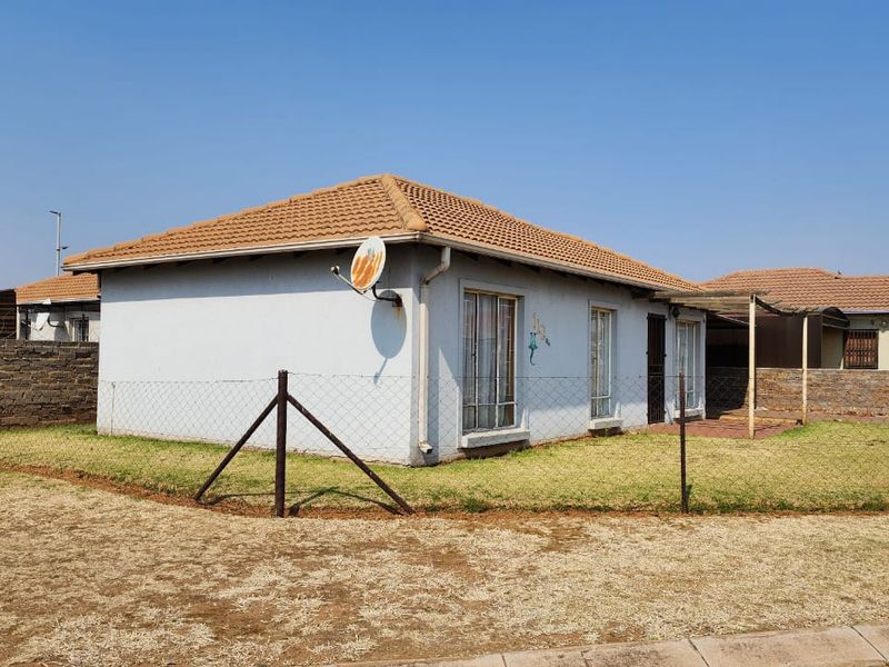 3 Bedroom House For Sale in Vanderbijlpark CE 7 - Photo 2