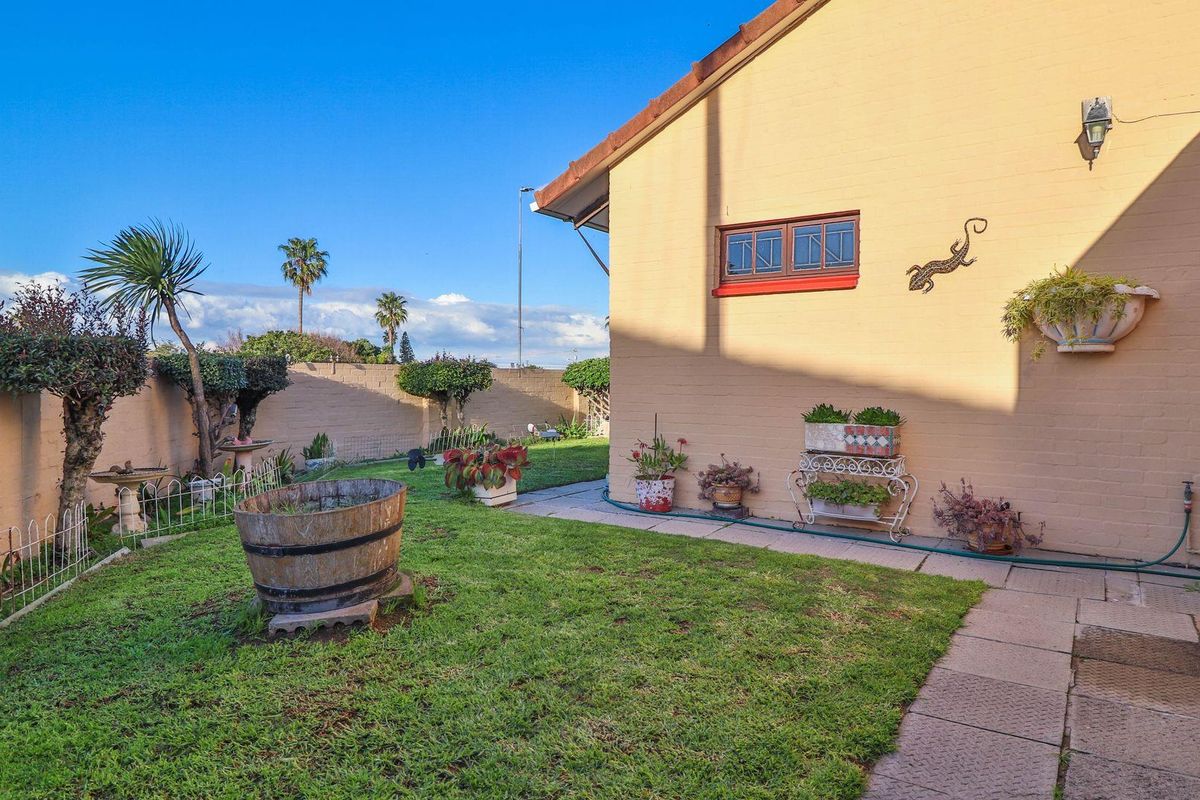 Dual Living at an Affordable Price - Bring the Whole Family - Photo 3