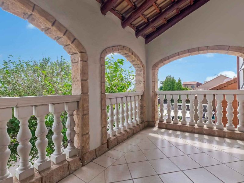 2 BEDROOM LOFT APARTMENT FOR SALE IN MORNINGSIDE SANDTON - Photo 5