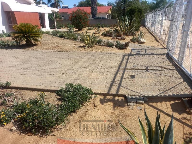 Nice and secure family home! - Photo 8