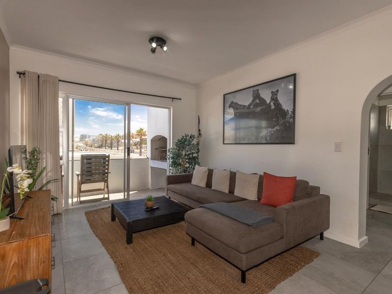 Luxury 2-Bedroom 1st Floor Apartment with Passage Sea Views - Photo 10