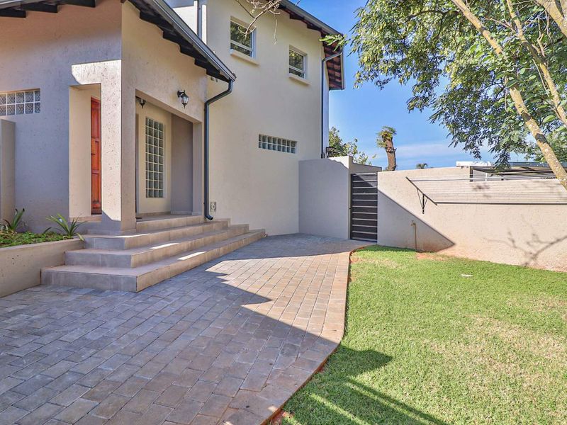 4 FOR THE PRICE OF 1  PLUS A STAND - Photo 4