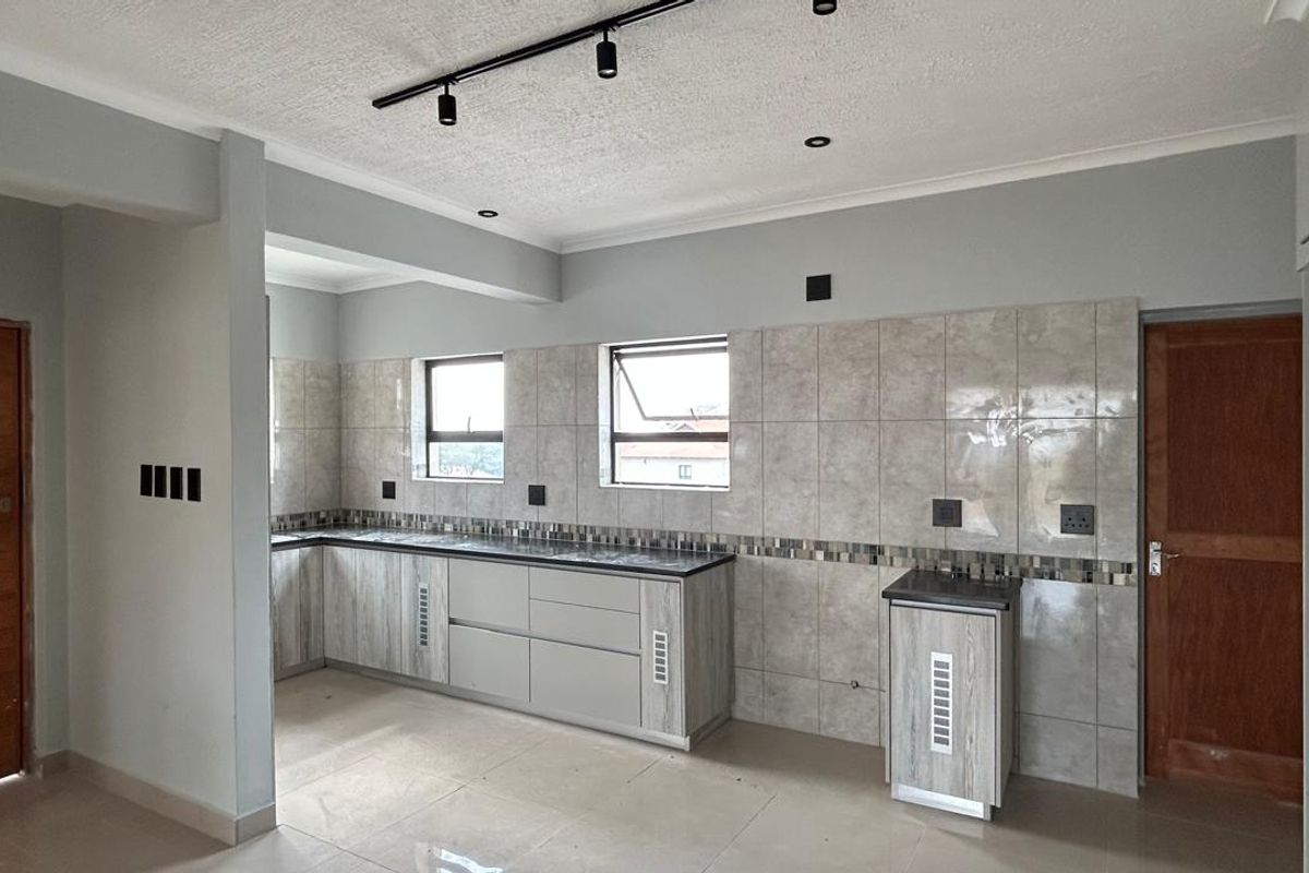 Newly Built Modern 4 Bedroom Full Title Double-Storey Home in Upmarket Secure Estate - Photo 4