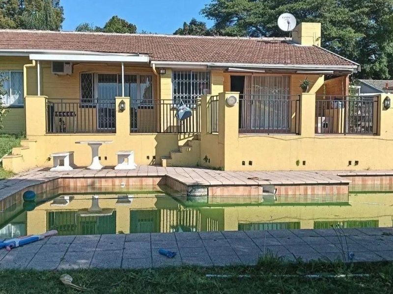 A very lovely 3,5 bedroom is now available to rent as from 1 July 2026 in a safe and secure suburb in Pinetown at Hatton Estate and close local amenities - Photo 1