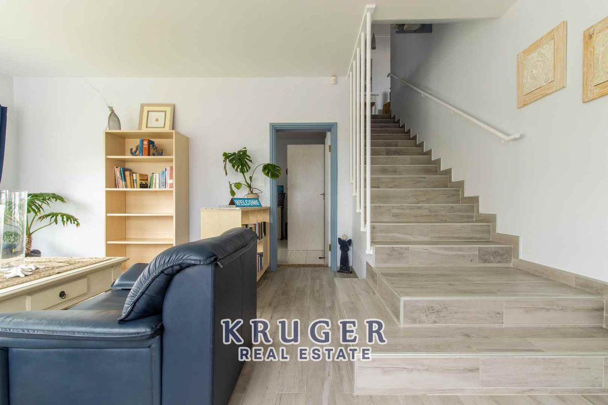 STUNNING VIEWS, AMAZING LOCATION! - Photo 5