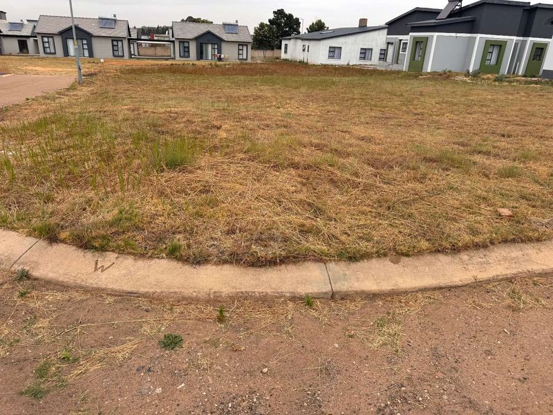 A blank canvas awaits you! - Photo 4