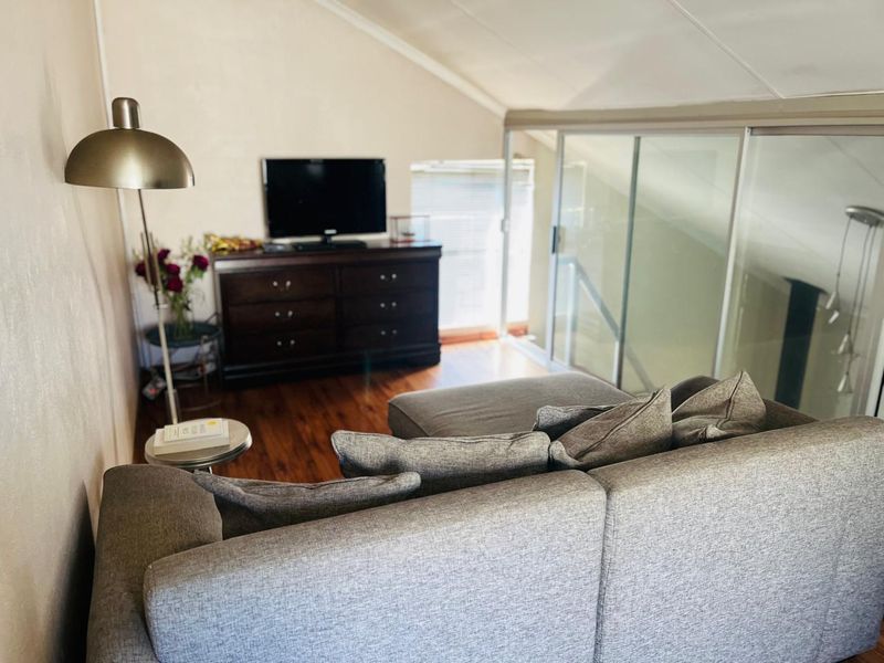 HEUWELSIG SECURITY ESTATE - 3 BEDROOM FREE STANDING TOWNHOUSE - Photo 3