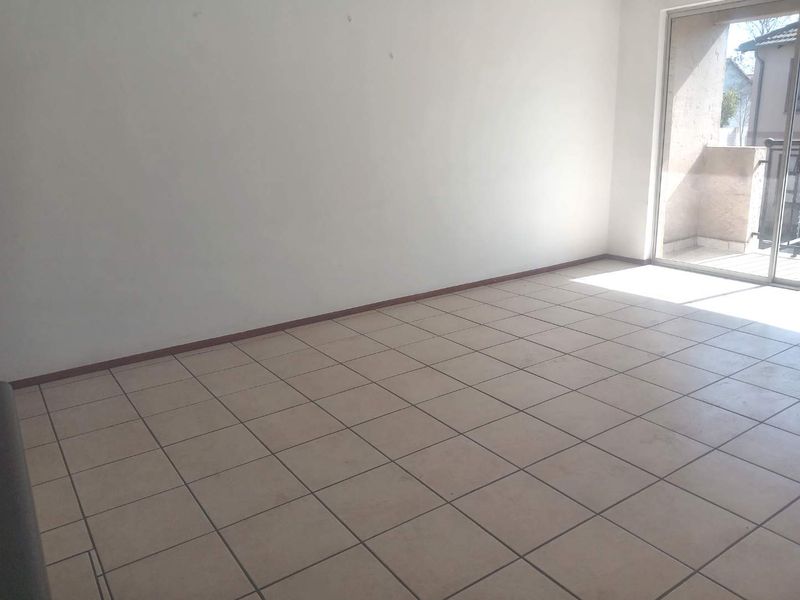 TWO BEDROOM TOWNHOUSE IN PARKRAND - Photo 4