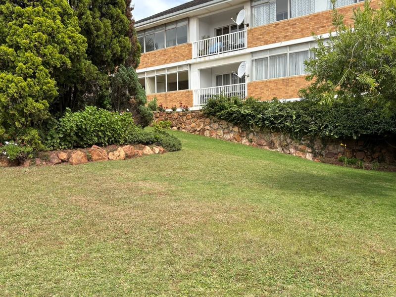 Spacious 3 bed and 2 bath apartment - Photo 5