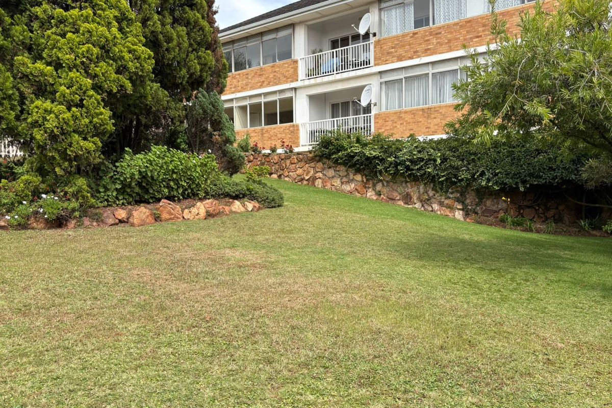 Spacious 3 bed and 2 bath apartment - Photo 5