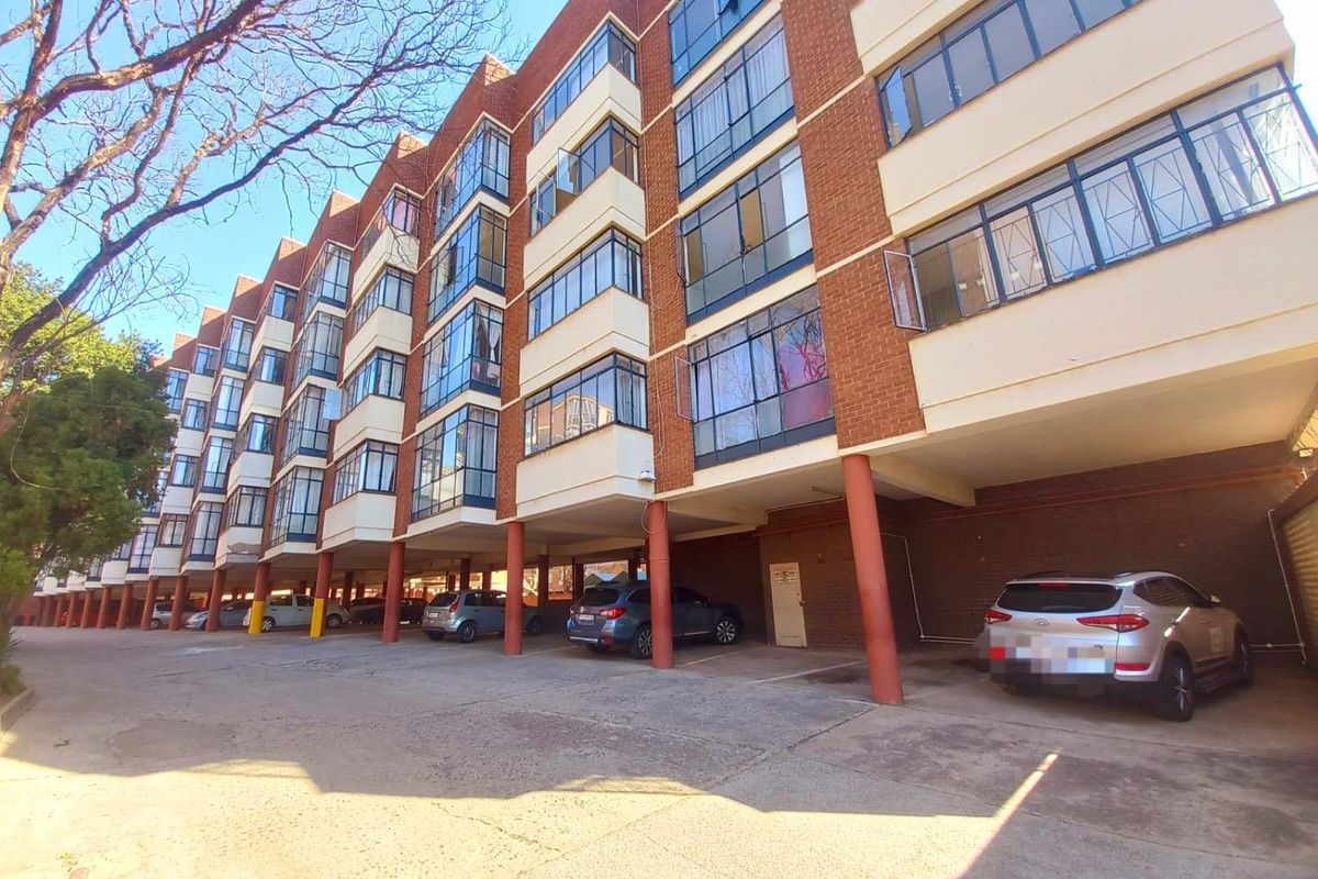 Two and half bedrooms apartment for sale at Capitol Hill - Photo 3