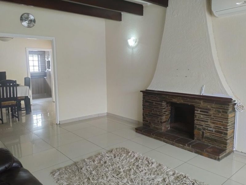 5 bedroom versatile home within walking distance of a Westville School. - Photo 7