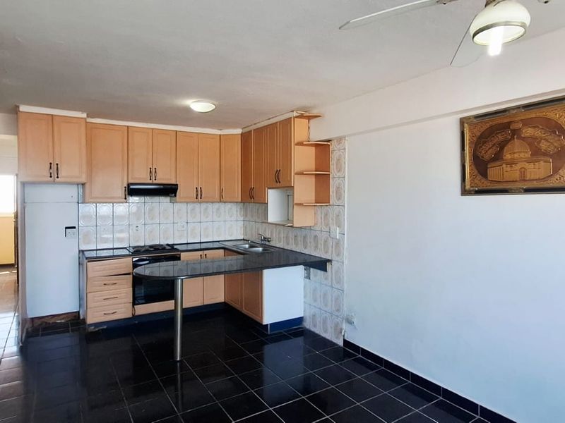 **Exquisite Sectional Title Apartment in Prime North Beach Location** - Photo 3