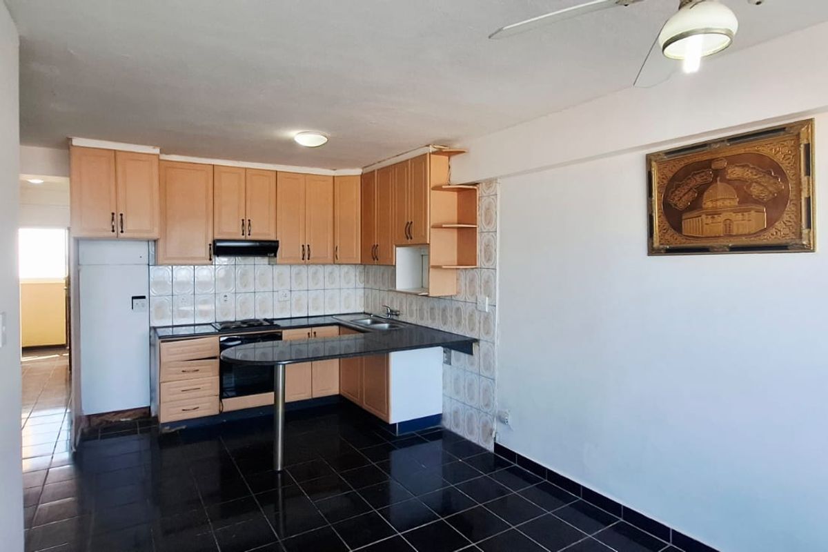 **Exquisite Sectional Title Apartment in Prime North Beach Location** - Photo 3