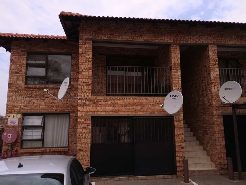 2 bedroom apartment for sale - Photo 2