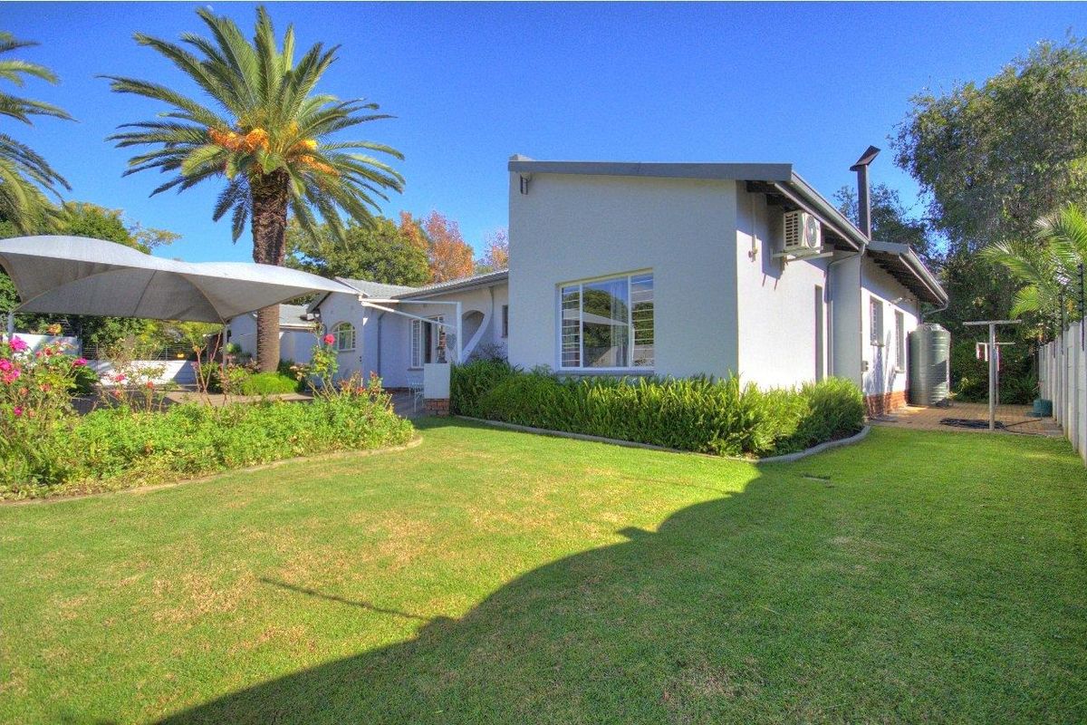 Massive Immaculate family home in prime Brackenhurst! - Photo 3