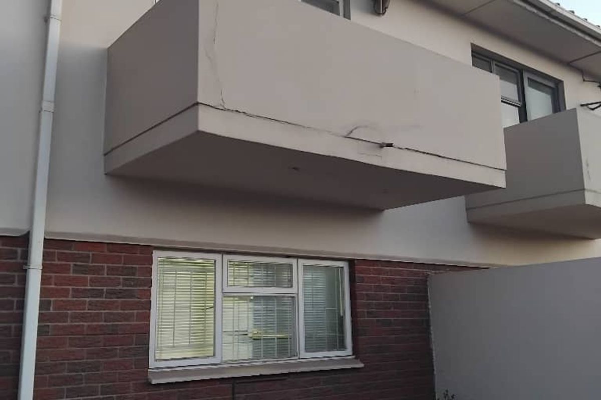 FOR SALE: 3 bedrooms apartment for sale in Koch Properties, CBD, Walvis Bay, Selling price N$1,100,000 cost excluded - Photo 5