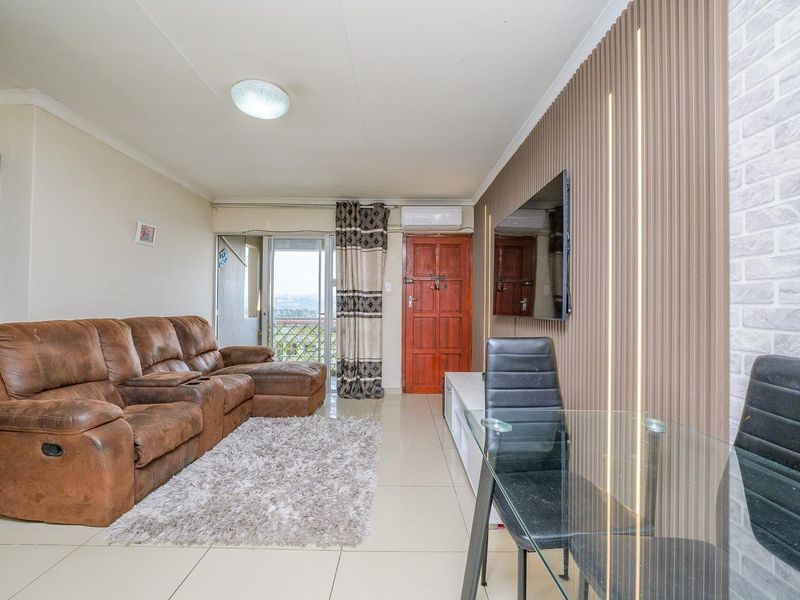 Waterfall Park Apartment for sale - R975,000 - Photo 3