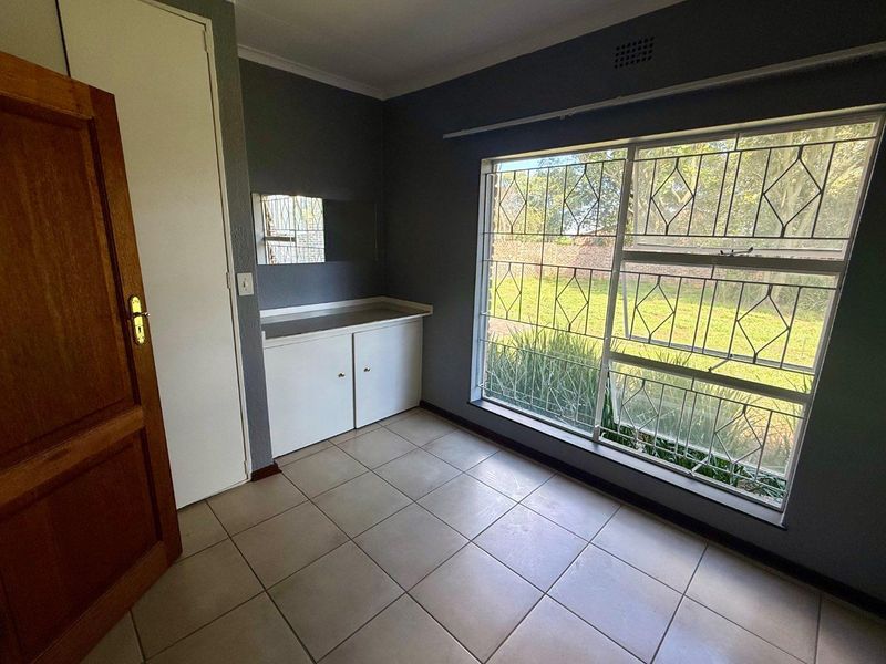 Spacious 4-Bedroom Unit on Secure Unit Rynfield AH– Available 1 February 2026 - Photo 9