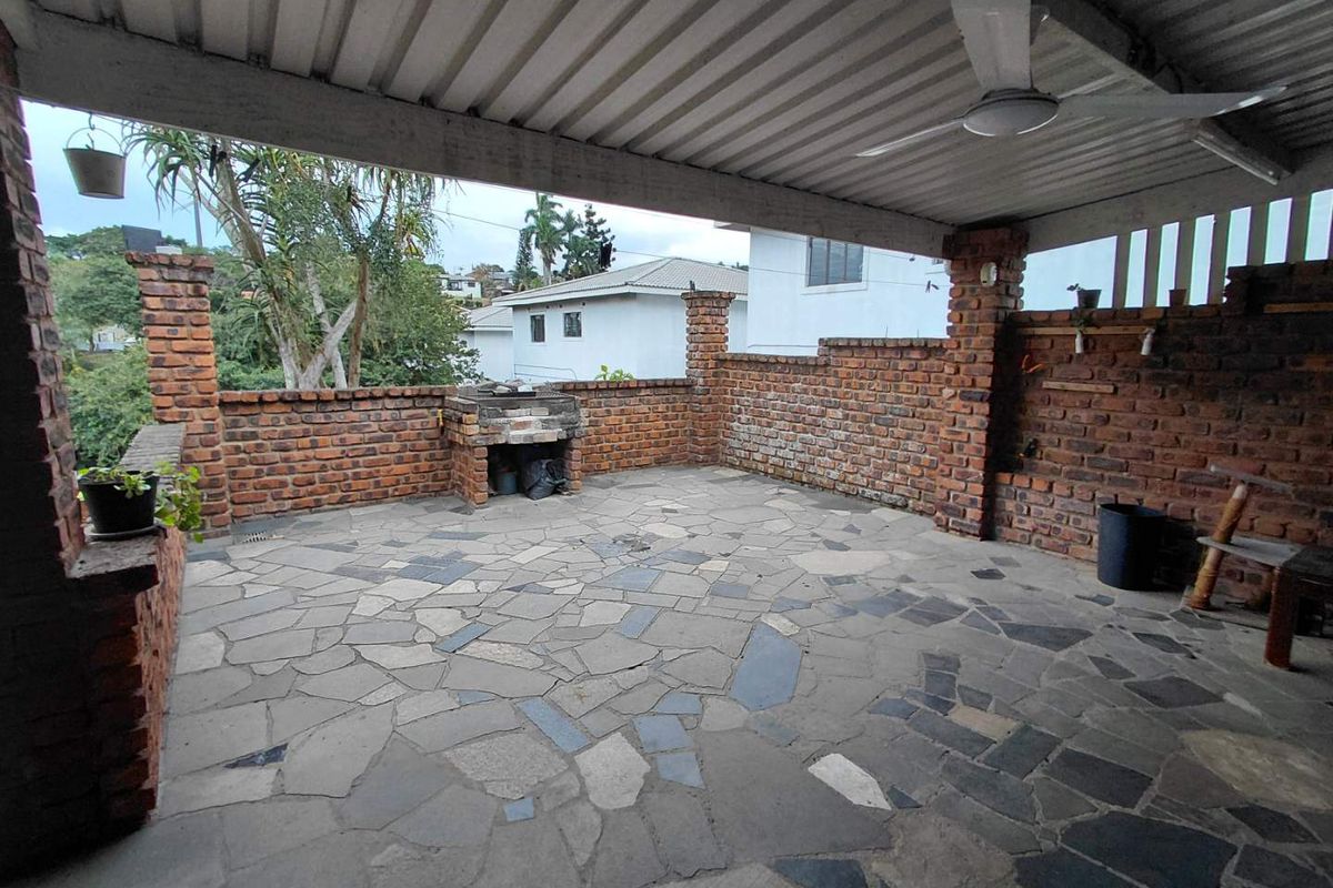 Two homes for the price of one! - Photo 4