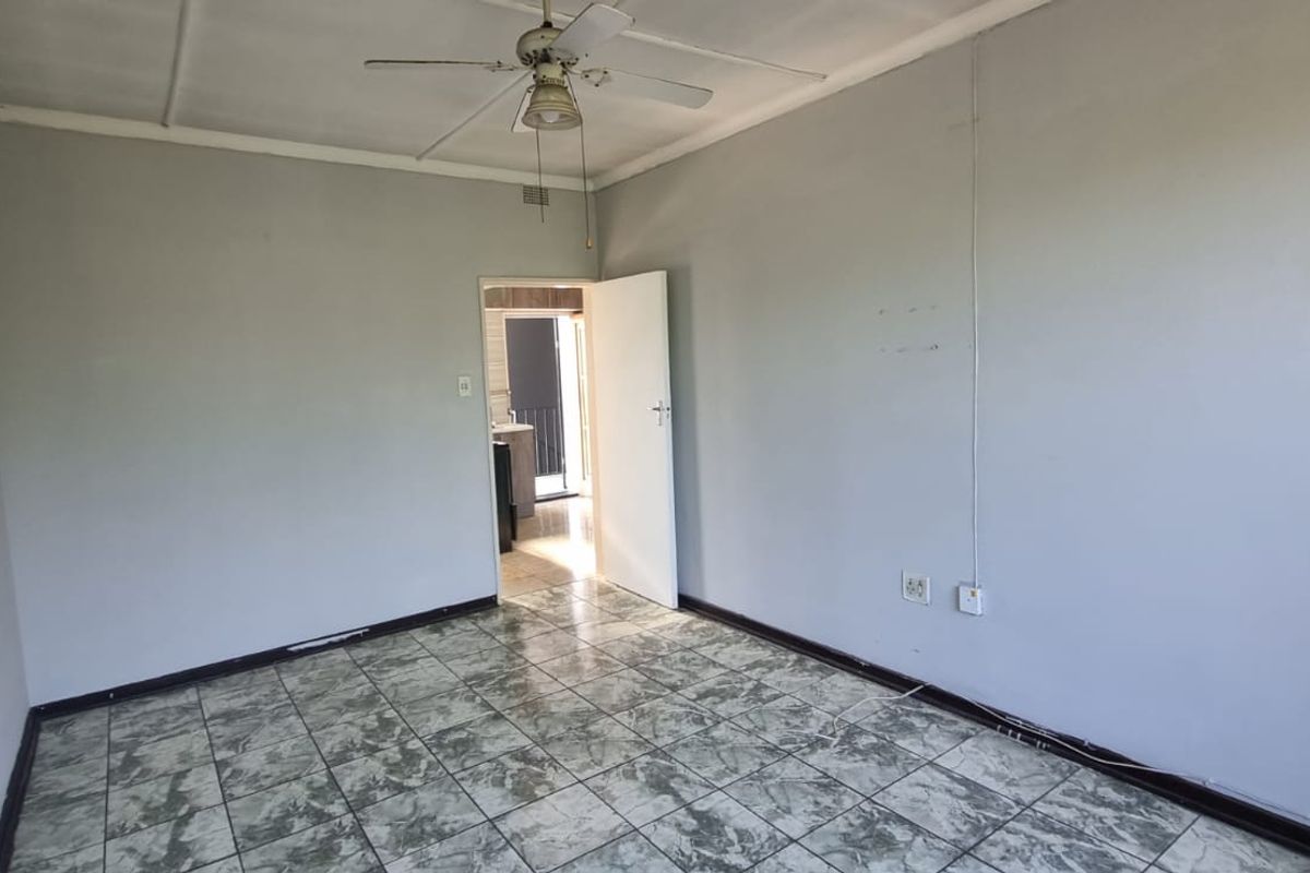 Kenilworth ,2 Bedroom Apartment - Photo 3