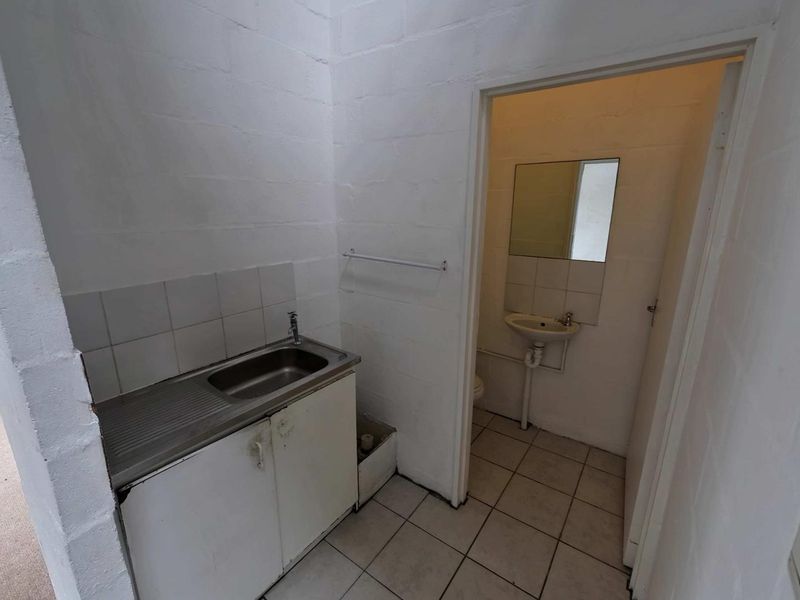 102sqm Office and Warehouse Unit to Rent - Montague Gardens - Photo 8