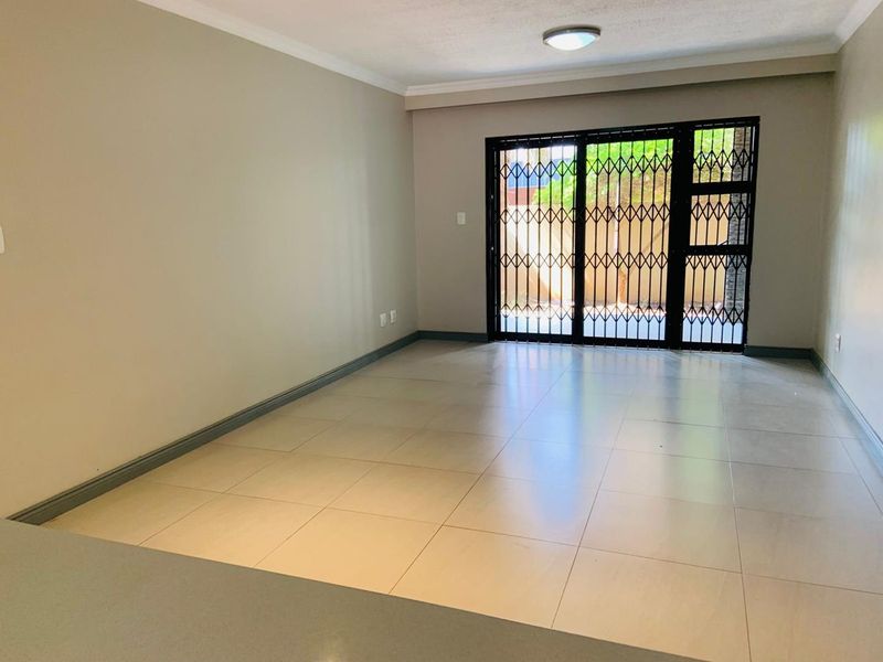 Be First in Line to View this BEAUTIFUL property ! - Photo 3