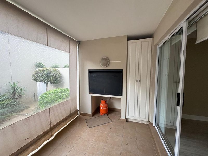 Charming 2-Bedroom Apartment at The Plum on 49 Bompas Road, Hyde Park - Photo 6