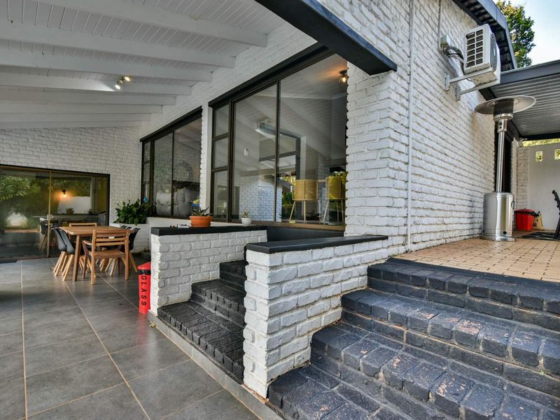 Full-Title home with loads of upgrades and plenty to offer - Murrayfield (Boomed-off security area) - Photo 4