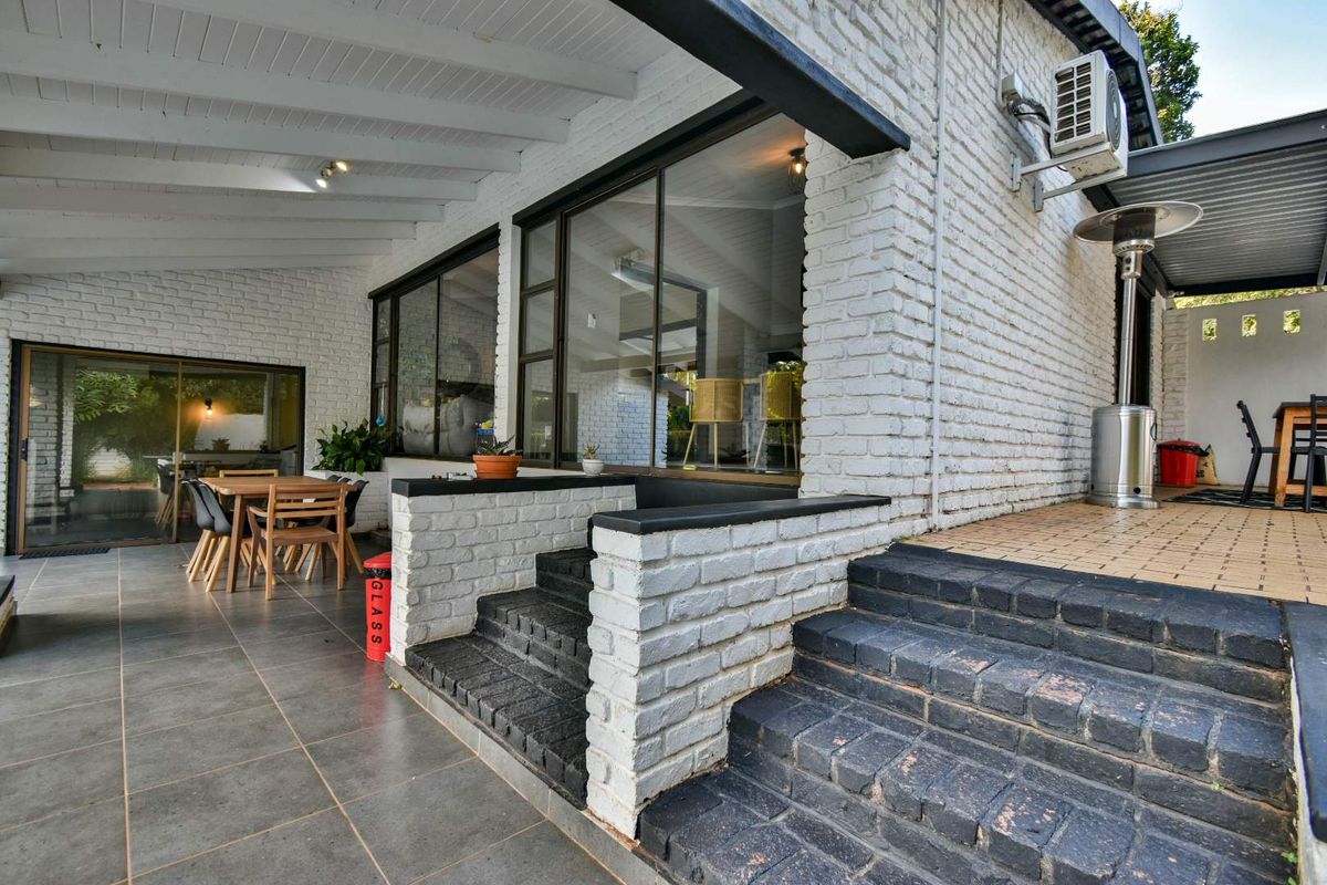 Full-Title home with loads of upgrades and plenty to offer - Murrayfield (Boomed-off security area) - Photo 4