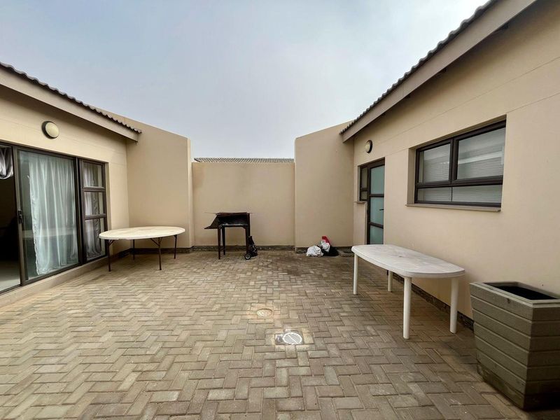 RENT-Freestanding 3-Bedroom Home in Ocean View, Swakopmund - Photo 6