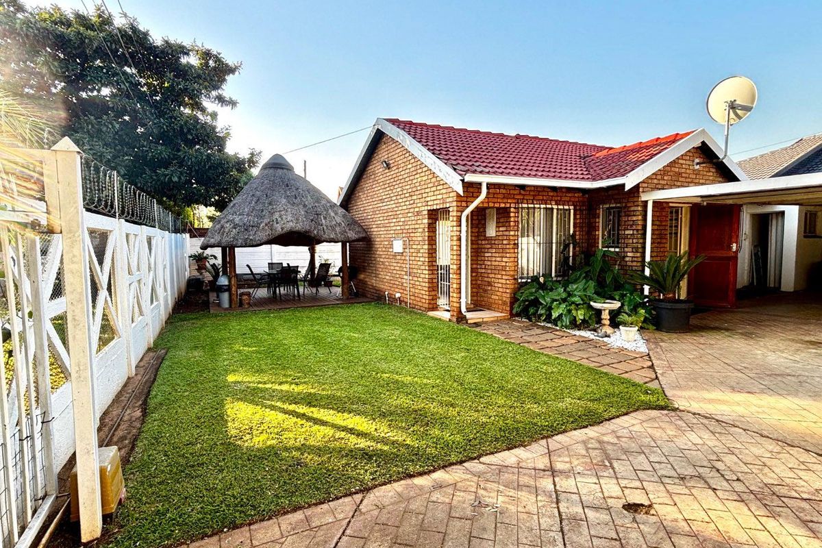 Ideal Starter Home: Space, Comfort & Opportunity Await. - Photo 2