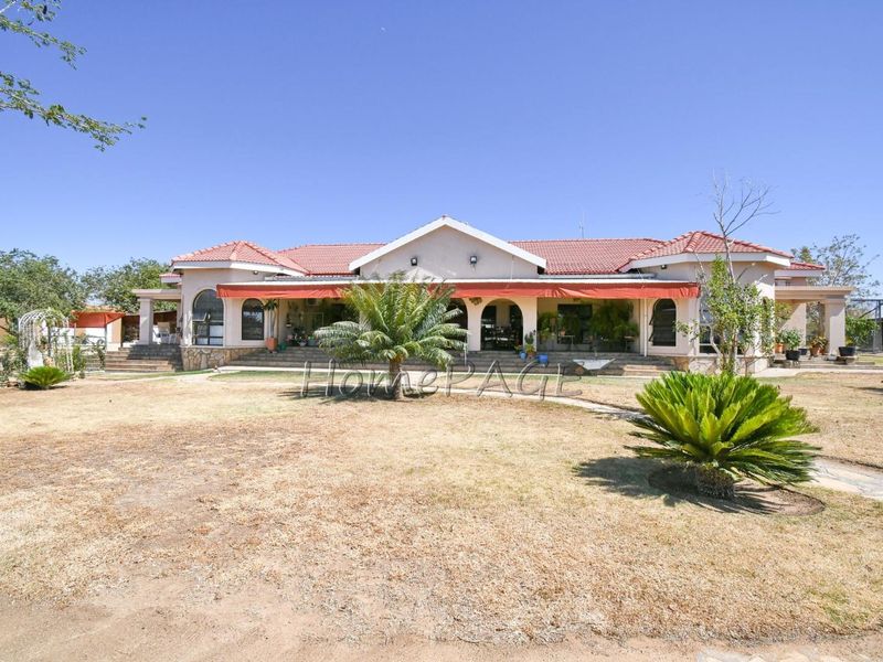 Omaruru Wildlife Estate, Omaruru:  Lifestyle Smallholding WITH ELABORATE Home is for Sale - Photo 3