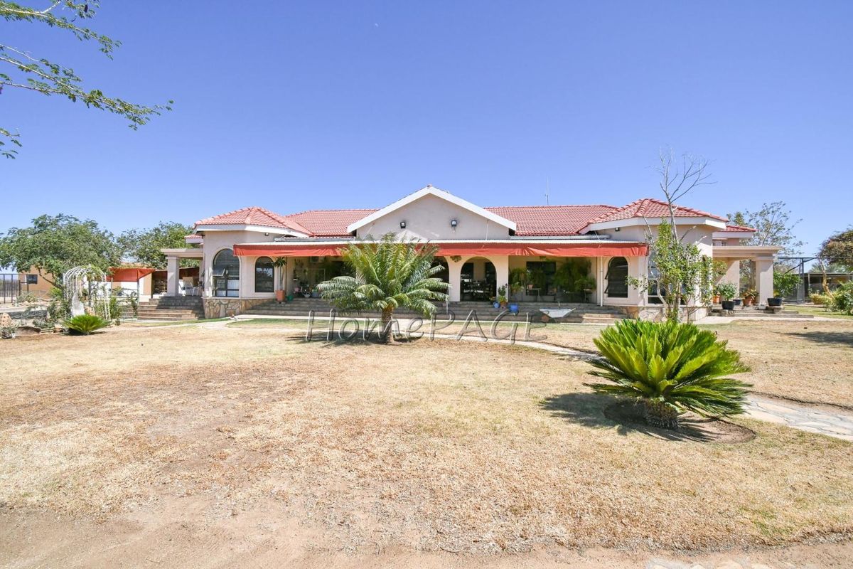 Omaruru Wildlife Estate, Omaruru:  Lifestyle Smallholding WITH ELABORATE Home is for Sale - Photo 3