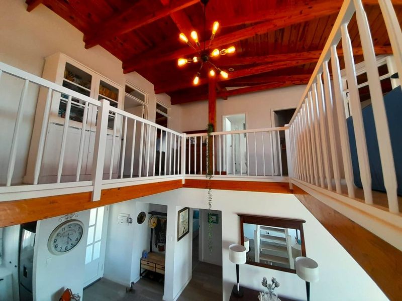 Cosy, Spacious Double Storey Apartment in Central Swakopmund! - Photo 2