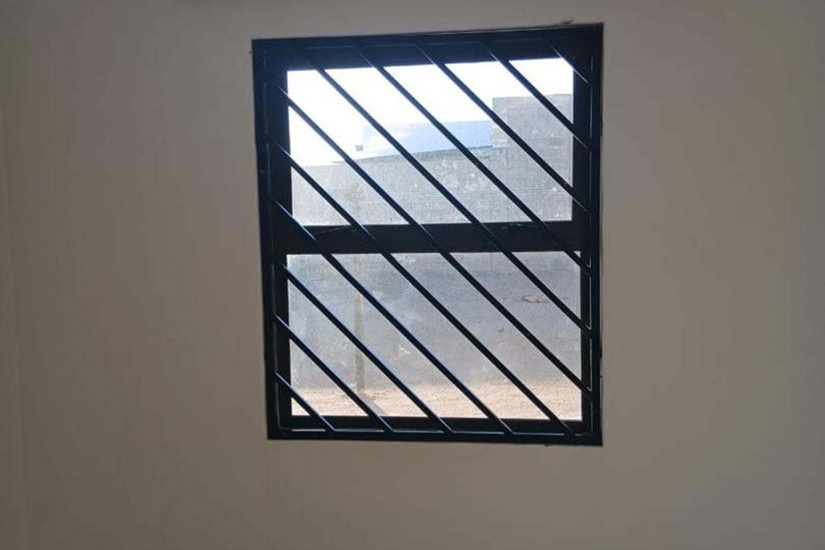 FOR SALE: AFFORDABLE 2-BEDROOM HOME WITH GREAT POTENTIAL, ARANDIS , NAMIBIA - Photo 4
