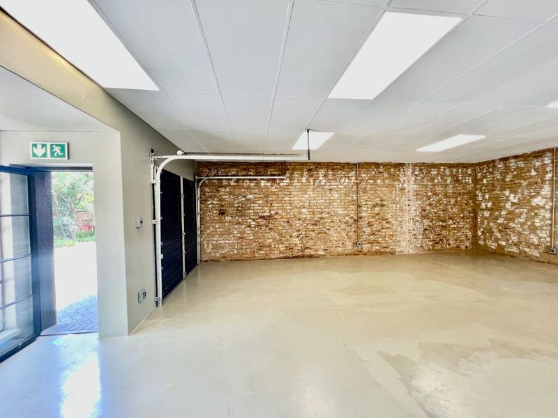 Versatile 71m2 Commercial Unit in Heart of Halfway House! - Photo 8