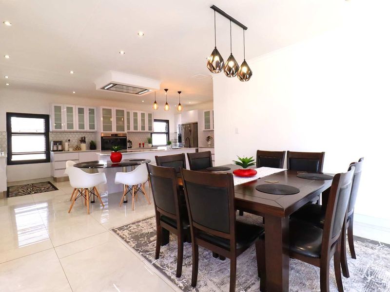 3-Bedroom Beach House with Flat for sale in Swakopmund, Namibia - Photo 6