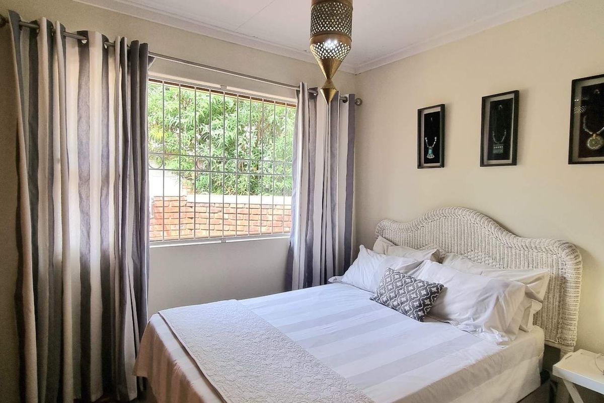 PERFECT FAMILY HOME WITH SPLASH POOL - Photo 3