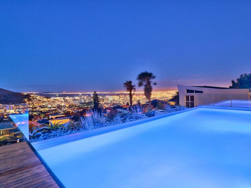 Iconic Eco Luxury Masterpiece for Sale in Higgovale – Unrivalled Views, German Engineering, Fully Off Grid - Photo 2