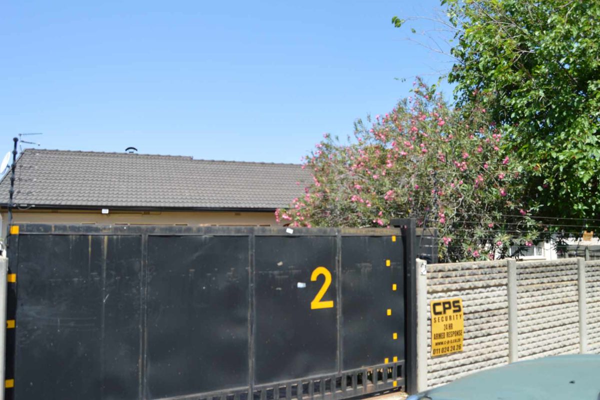 Four Bedroom Family Home in Brackendowns - Photo 2