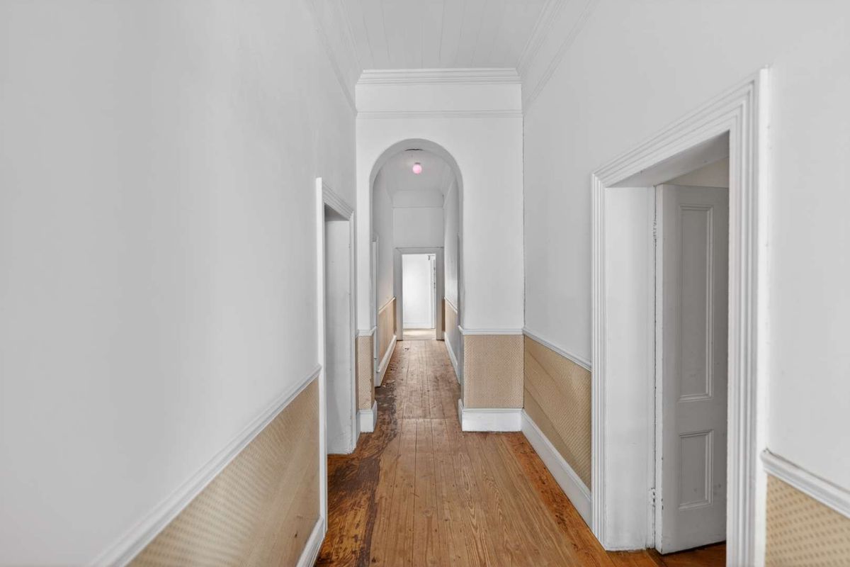 A Grand old Dame of the City Bowl - Photo 3