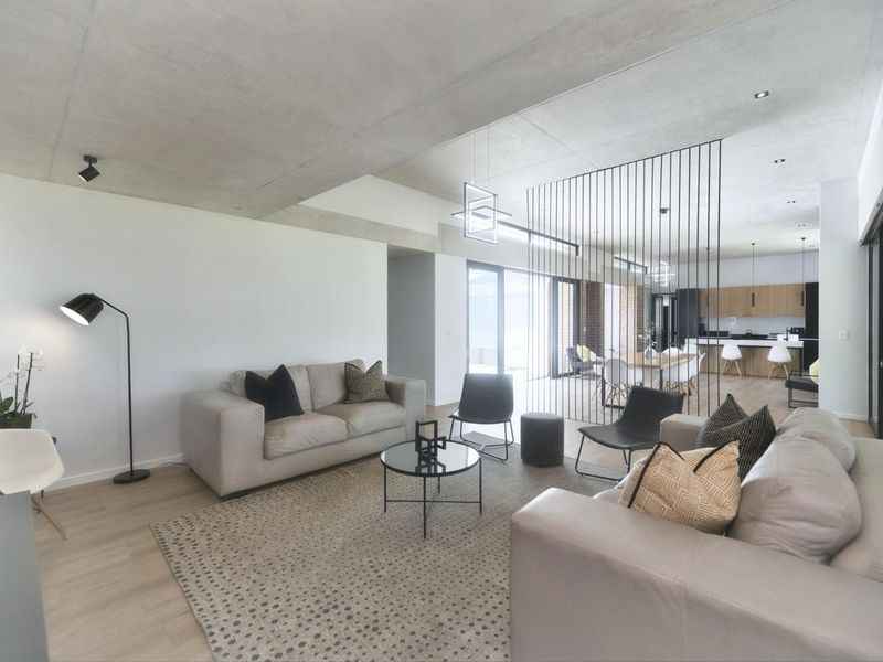 CONTEMPORARY RESIDENTIAL HOME - Photo 6