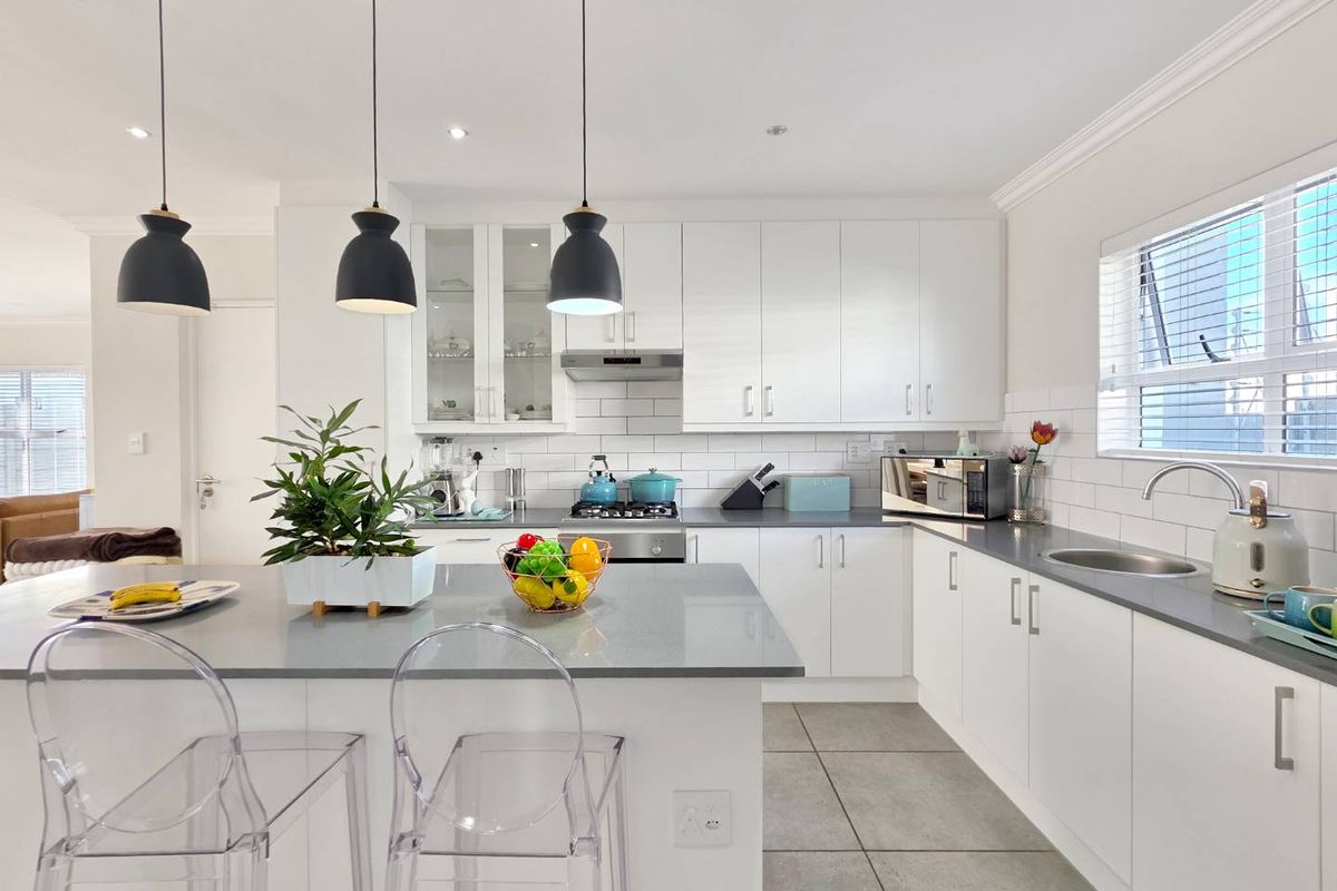 Three bedroom house to rent in Sunningdale - Photo 3